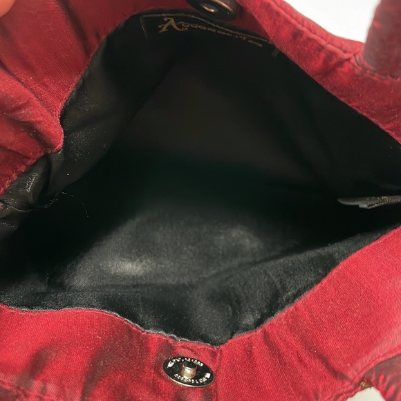 Accessorize London Silk floral embroidery, fully lined mini handheld, NWOT - Picture 4 of 12